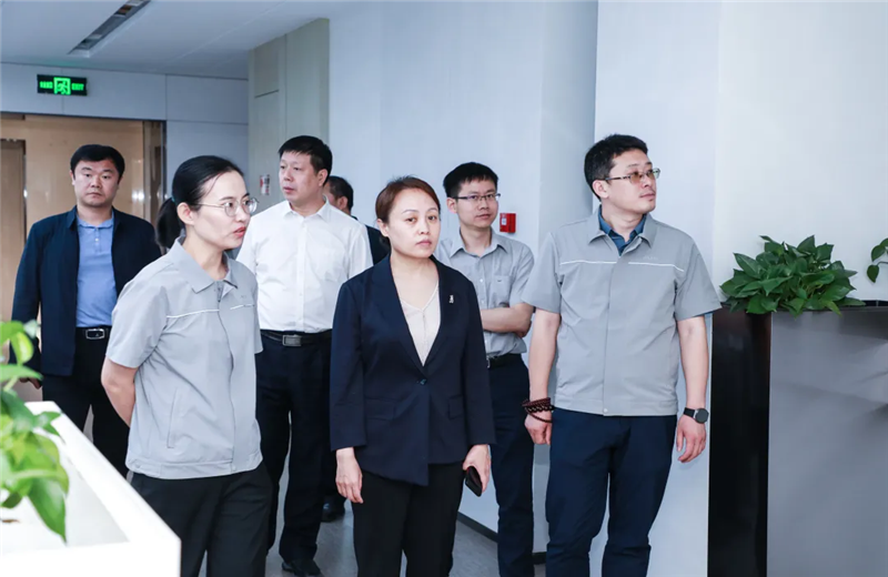 2023年5月15日，河北建材职业技术学院党委书记张明莉一行到BJL平台北京集团进行校企合作交流。
